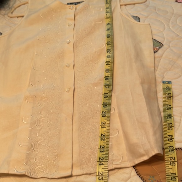 Harold’s linen top - Picture 5 of 5